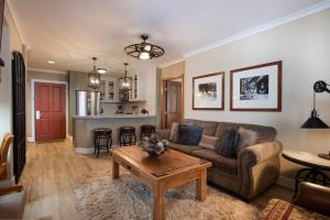 Gorgeous Zephyr Mountain Lodge Condo with Corridor Ski Trail Views condo