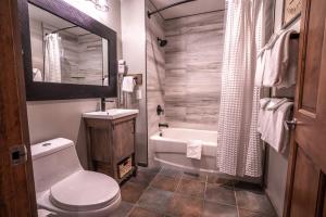 Striking and Unique Zephyr Mountain Lodge Condo - second floor walkout condo