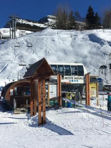 Appartements LES CHALETS D'OR 2 CHAMBRES SEPAREES ET PARKING : photos des chambres