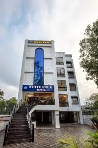 Hotel White Rock By The Solitaire Hospitality - Деградун