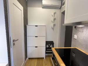 URBAN APARTMENTS STUDIO No 3A, FREE PRIVATE PARKING, Self CHECK-IN