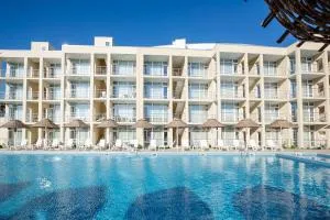 GRAND Hotel - 扎托卡