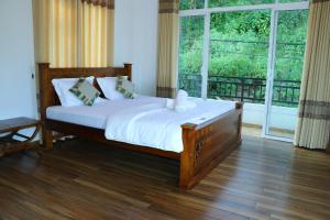 White House Bungalow Hatton