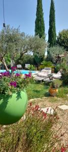 B&B / Chambres d'hotes Cocon Provencal - T1 25m2 - SdB - Terrasse privee & Acces Piscine a Saint Chamas : photos des chambres