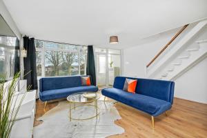 Cosy 3 Bedroom with Free Parking, Garden and Smart TV with Netflix by Yoko Property