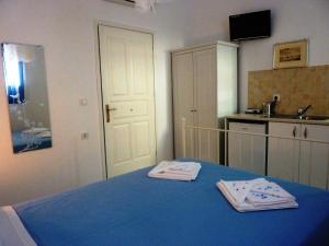 ONAR STUDIOS MILOS Junior