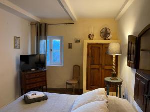 Maisons d'hotes Domaine d'Angouire : Chambre Double - Vue sur Jardin