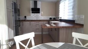 Falsa Pimienta - Sólo Familias y Parejas