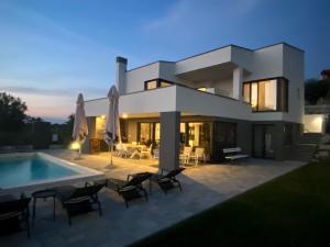 Villa Boiky - private pool and amazing sea view, Istria