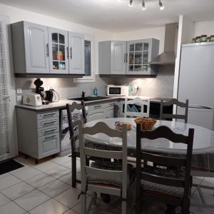 Villa Cara, 6 personnes, proche plage et commerces, secteur calme, Classé 3 étoiles