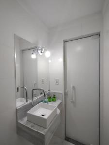 Apto pé na areia em Praia Grande!