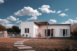 The White Haven - Villa for rent near Pune- 2BHK- upto 8 people - Bhor