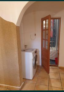 DIANA Seaside Holiday