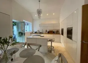 Thornton House Private Country House Thornton Hough Entire House sleeps 6 - 威勒尔