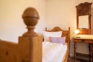 Single Room with Shared Shower and Toilet room in Gasthaus Lammkontor