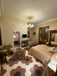 Dreibettzimmer mit eigenem Bad