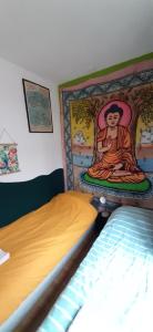 MICHELLE, not for parties, not a hotel, room with shared bathroom, no kitchen