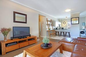 Penguin Haven . Luxury 2 bedroom, Boulders Beach.