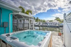 Waterfront Matlacha Home with Hot Tub and Grill! - Bokeelia