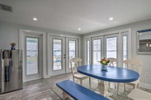 Waterfront Matlacha Paradise with Hot Tub and Dock!