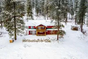 Kettle Falls Home with River Valley Mtn Views! - Ione