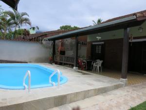 Casa Maranduba — 3 Quartos, Piscina, 12 Pessoas, 1 Quadra do Mar