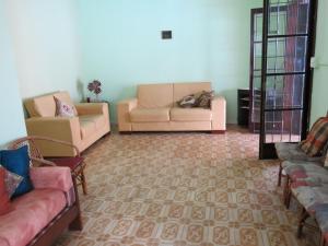 Casa Maranduba — 3 Quartos, Piscina, 12 Pessoas, 1 Quadra do Mar