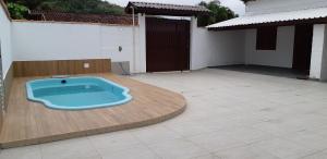 Maranduba Kitnet Marbela 6-E — 1º Andar, Piscina, 3 Quadras do Mar