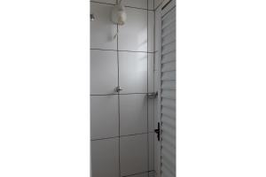 0006.05 - Maranduba - KitNet 1º Andar - 4 Pessoas - 3 Quadras Do Mar - Piscina Coletiva - WIFI