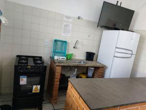 0005.02 - Maranduba - Chalé - 1 Dorm - 6 Pess - 3 Quadras Do Mar - Piscina Coletiva - WIFI - Ar Condicionado