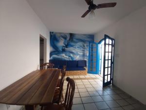 0005.01 - Maranduba - Chalé - 1 Dorm - 6 Pessoas-Ar condicionado - 3 Quadras Do Mar - Piscina Coletiva - WIFI - Ar Condicionado