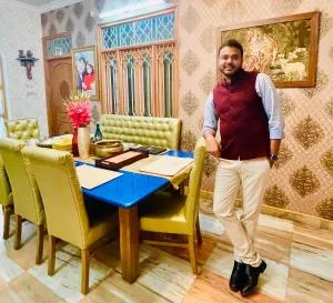 Krishna Kunj - Būndu