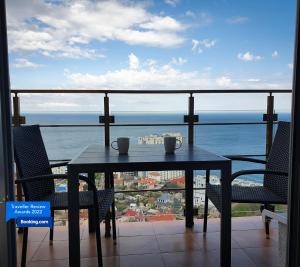 Level 24 - Sea & Sky View Apartment