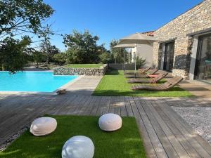 Maisons de vacances Le Domaine du Cade - Gites d'exception 4 etoiles - 