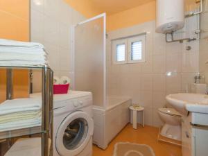 Apartment in Njivice - Insel Krk 42232 