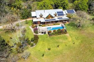 Bellingen at its best! Views, privacy & pool.