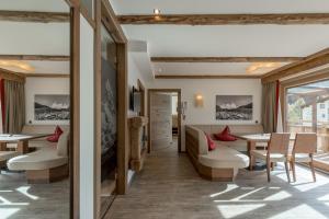 The Lodge by Regina