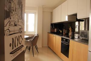 Luxurious Spacious Modern Gem Great Location