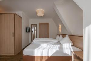 The Classic by Regina