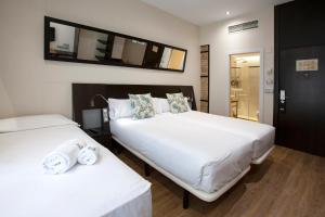 Triple Room room in Petit Palace Ruzafa
