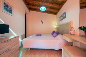 Maria’s home with Terrace, close to the Beach