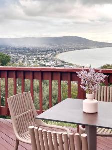 Kinoie Mornington - OCEANVIEW