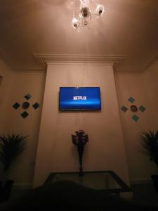 king Bed Premium luxury suite + Free Parking + Free Fast WiFi