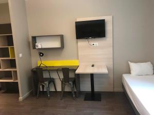 Hotels Westlodge Dardilly Lyon Nord : Chambre Triple - Occupation simple