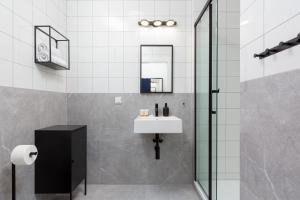 Artistic Żoliborz Apartments by Noclegi Renters