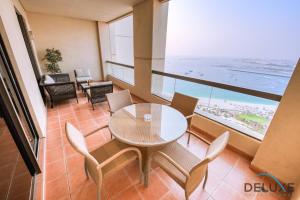 High-floor 1BR Unit Close to Beach with Sea Views, Sadaf 6, Jumeirah Beach Residence by Deluxe Holiday Homes