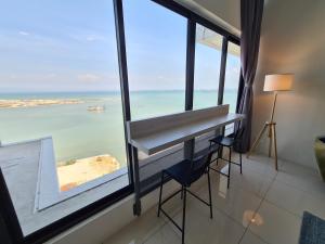Sunrise Gurney Executive Premium Suite