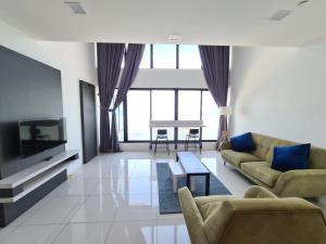 Sunrise Gurney Executive Premium Suite