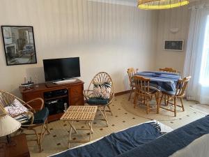 Maisons de vacances Belle maison avec jardin a 160 m de la Grande Plage de Tharon : photos des chambres