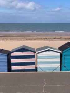 Beach Retreat, Stones Throw Away from Beach